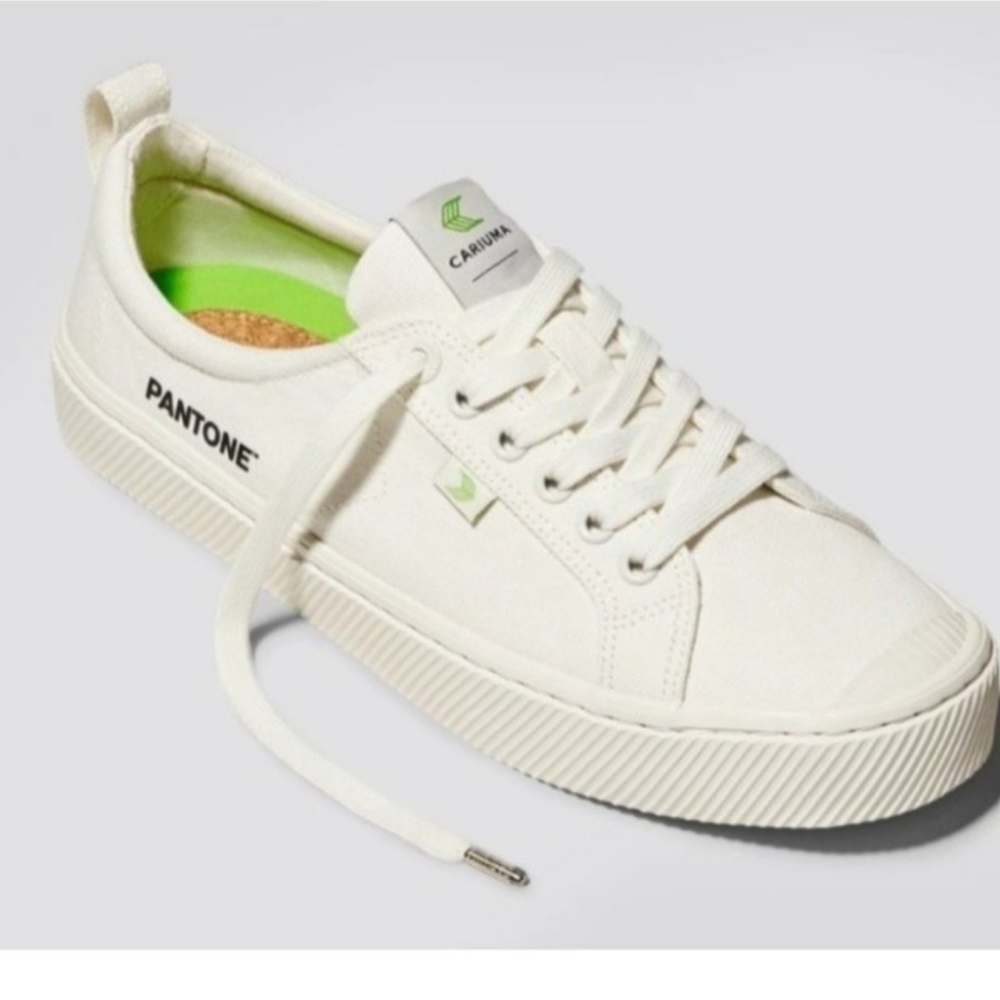 NEW Cariuma X Pantone OCA Low Snow White Canvas Sneaker Unisex Organic 9.5 M